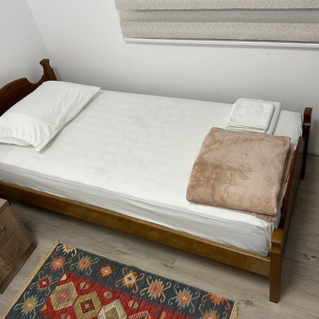 Lola'S Rooms Gjirokastër 外观 照片