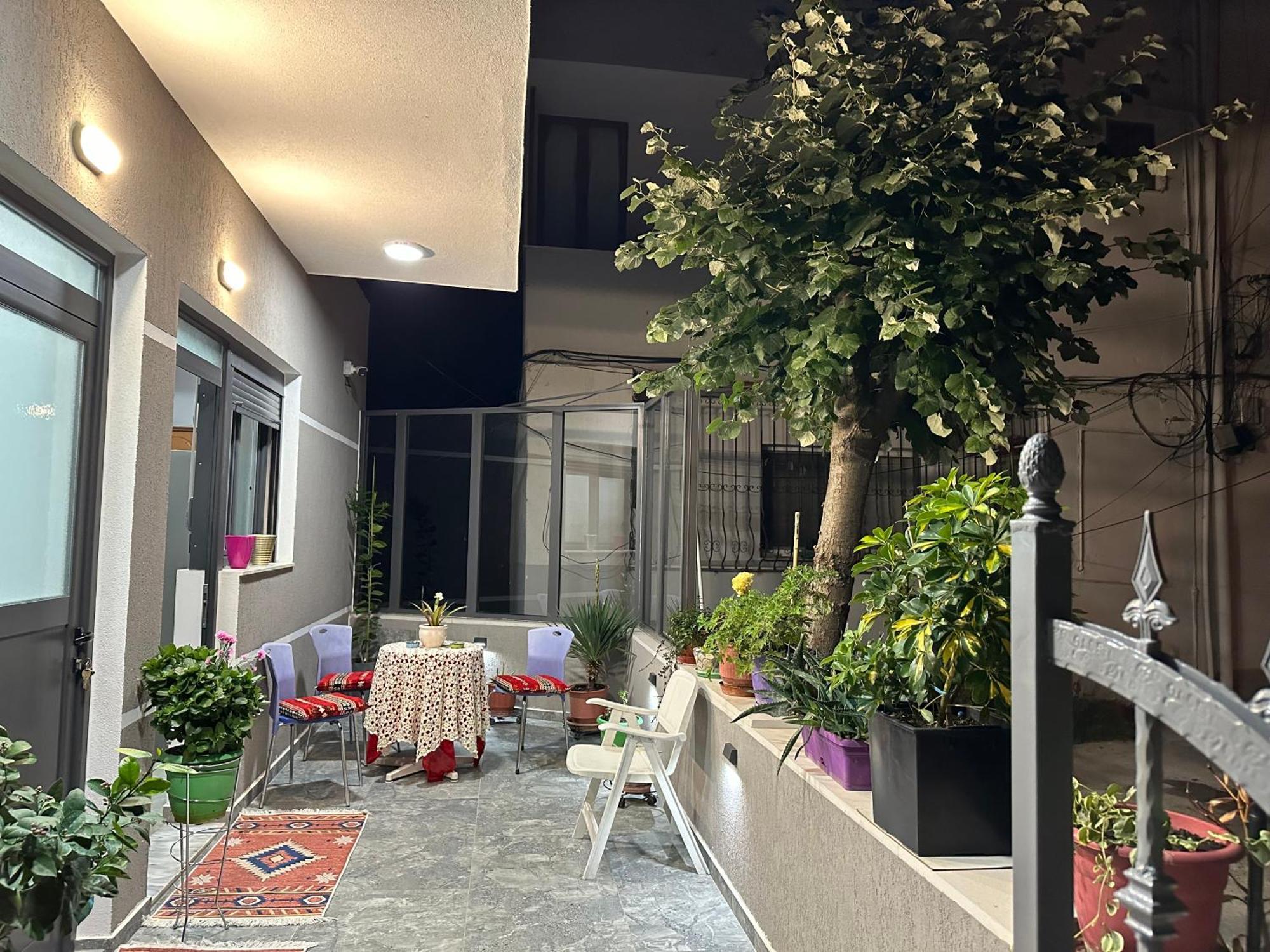 Lola'S Rooms Gjirokastër 外观 照片