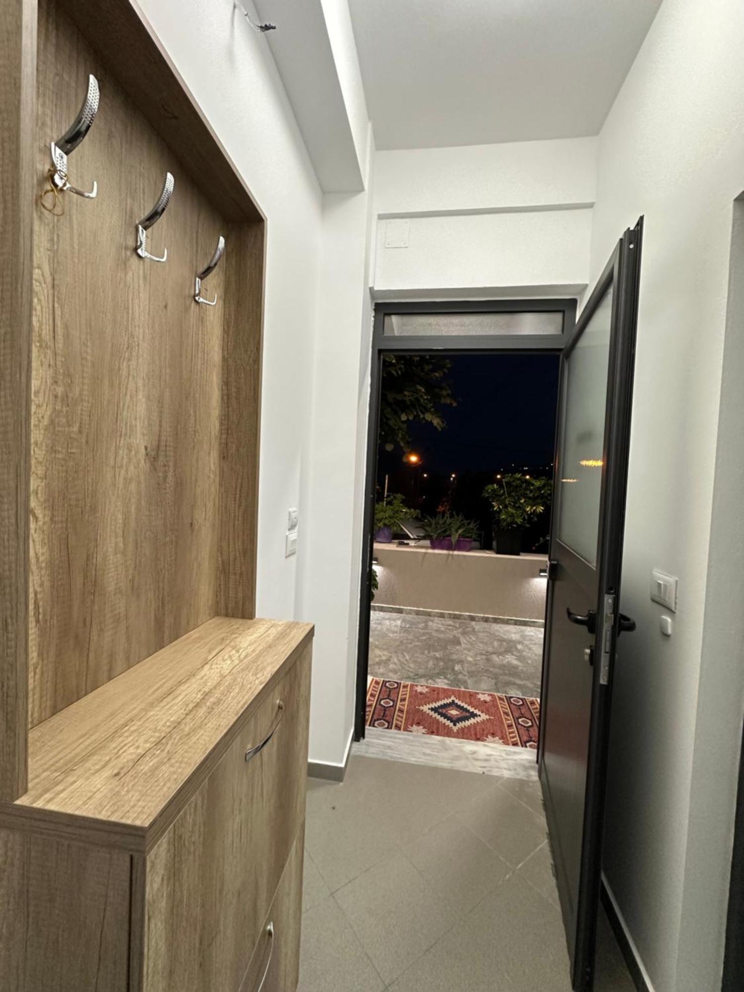 Lola'S Rooms Gjirokastër 外观 照片