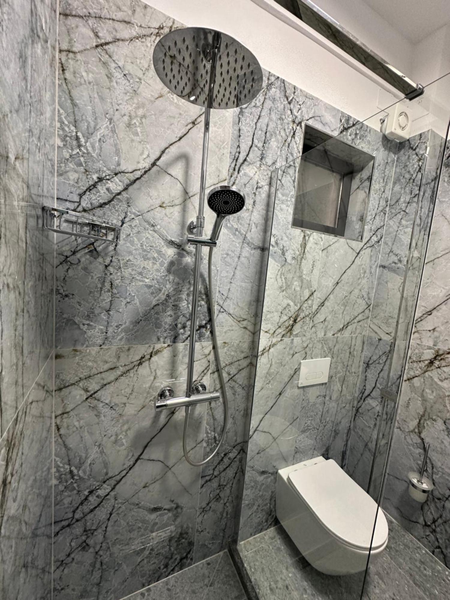 Lola'S Rooms Gjirokastër 外观 照片