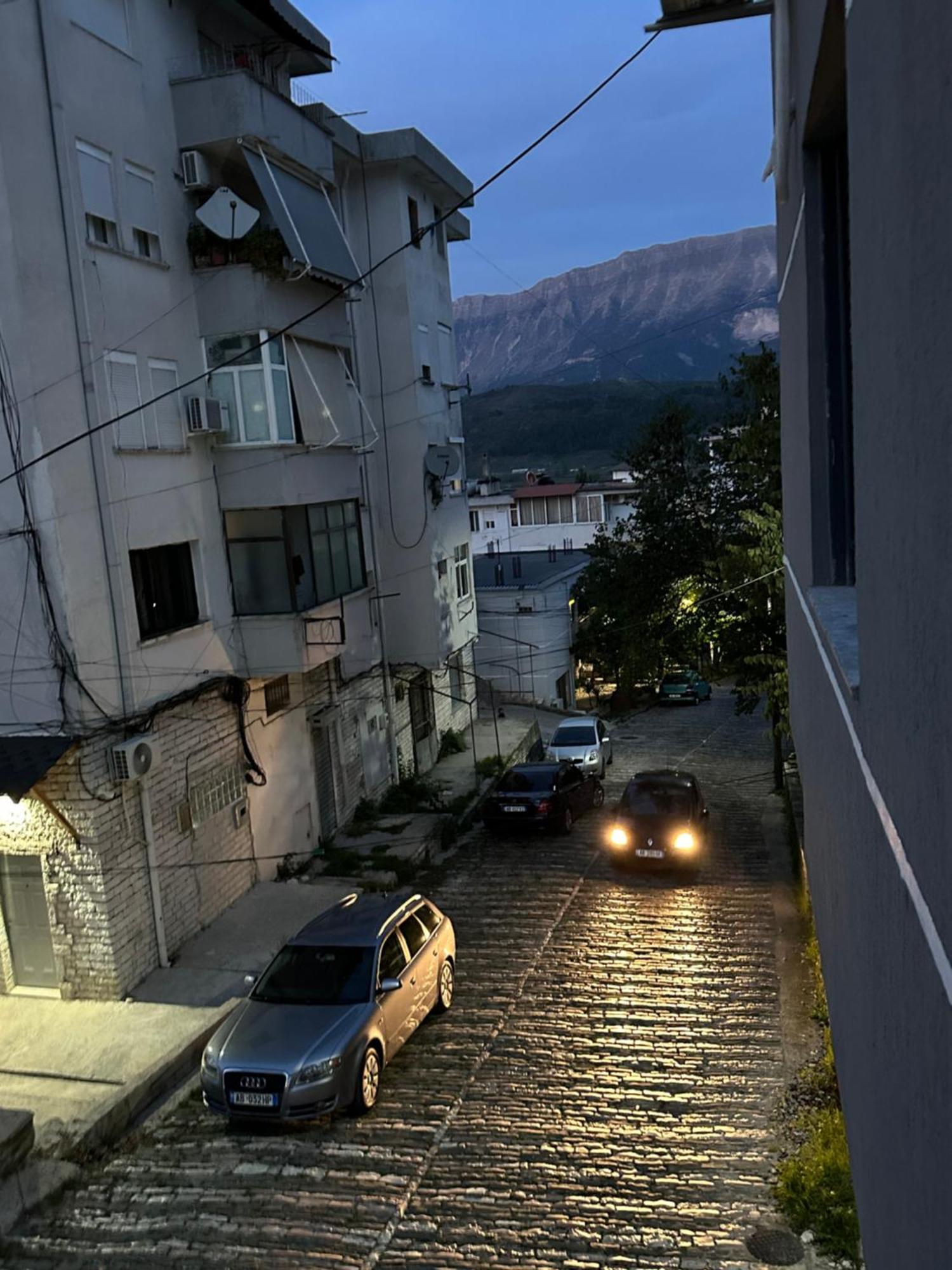 Lola'S Rooms Gjirokastër 外观 照片