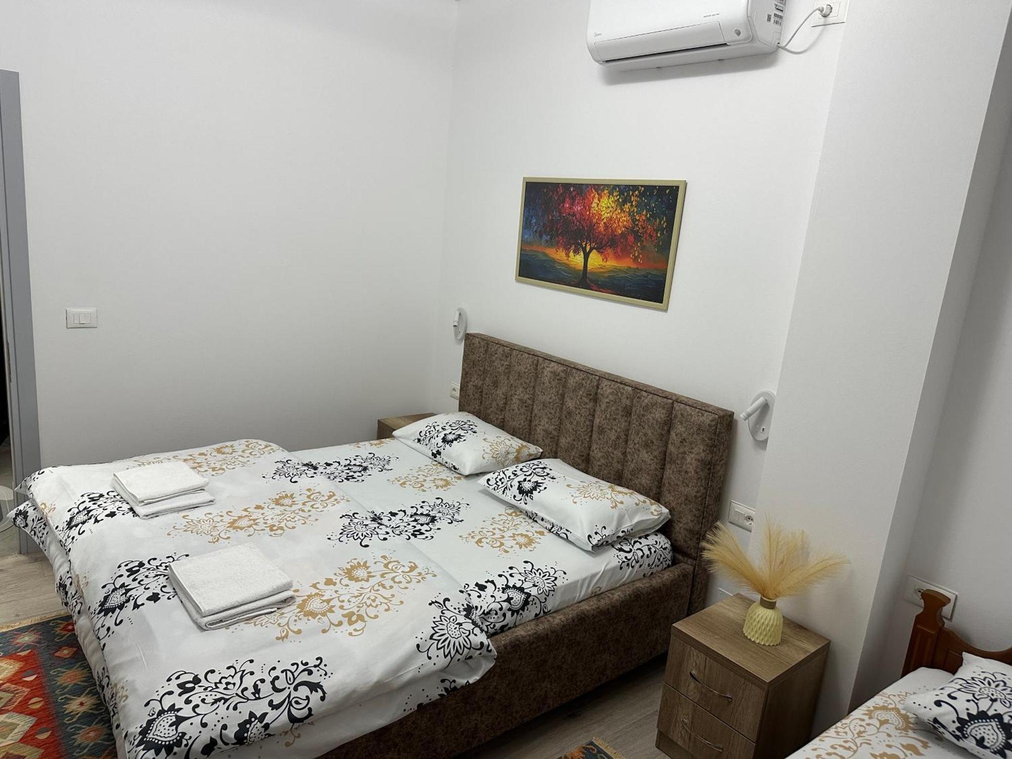 Lola'S Rooms Gjirokastër 外观 照片